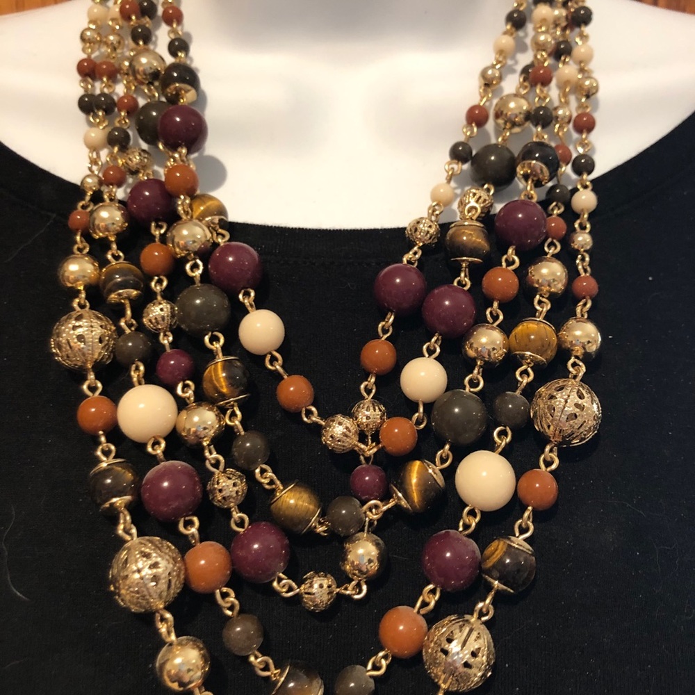 Beautiful necklace - Picture 2 of 2